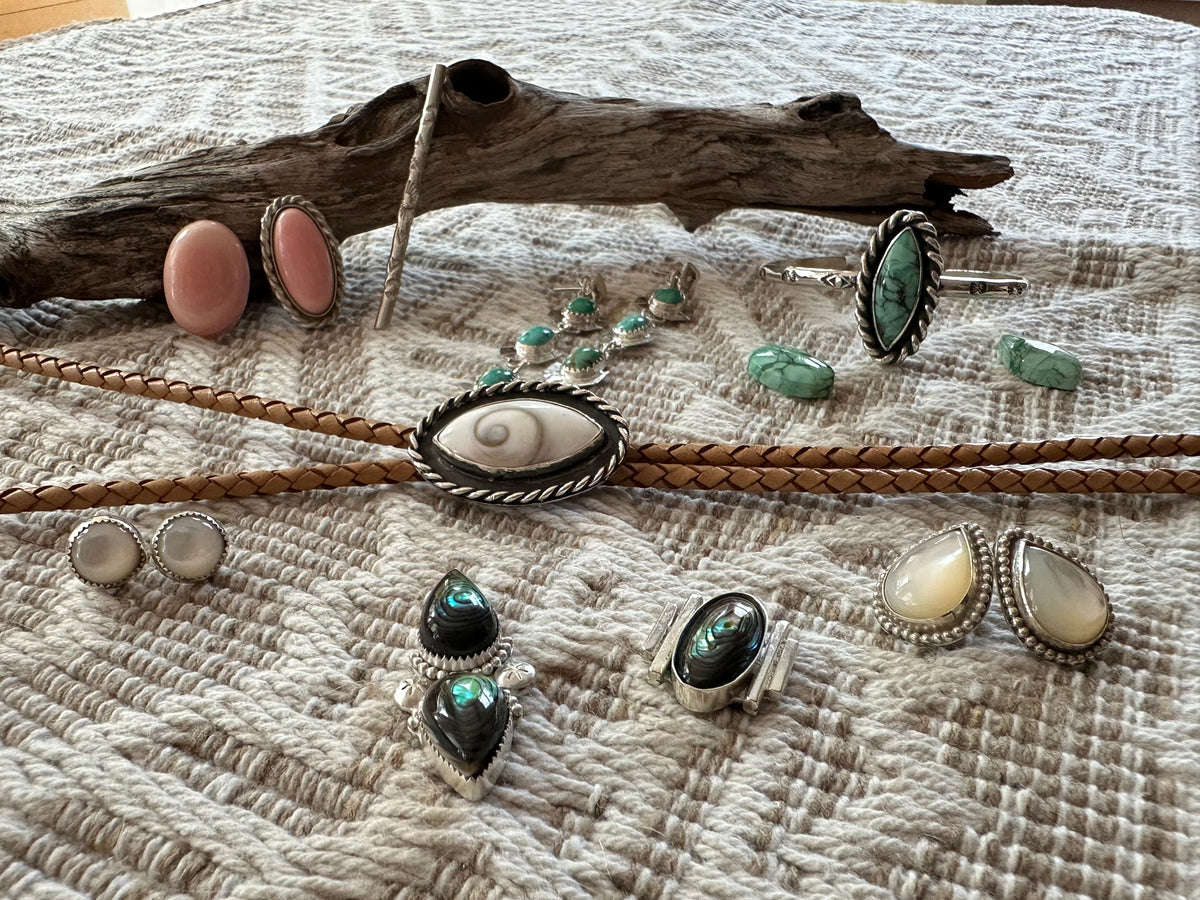 Betty Abalone Ring F~T~S